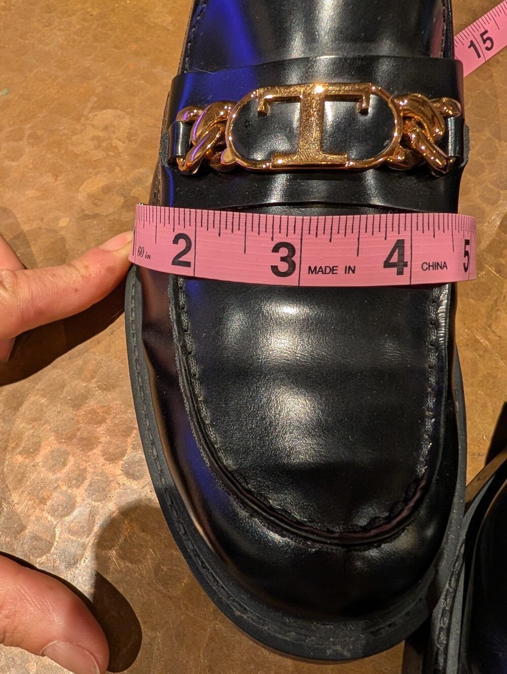 Tod's Black Leather Made In Italy Gold Metal Logo Women's 38.5 - Picture 13 of 16